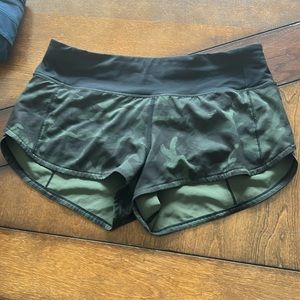 Lululemon speed ups 2.5 size 6